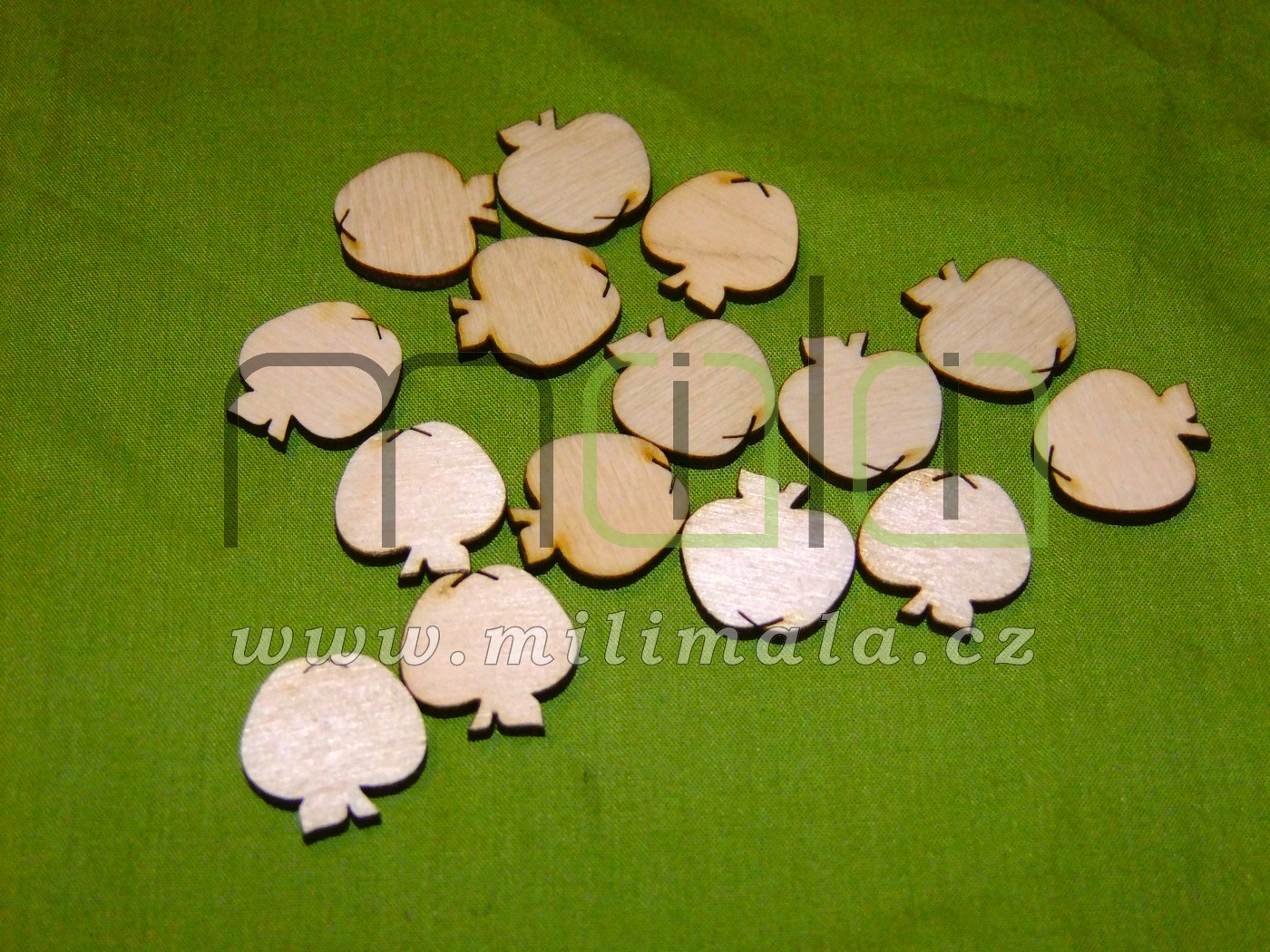 Drobné dřevěné výřezy - KAPKA - 1 ks