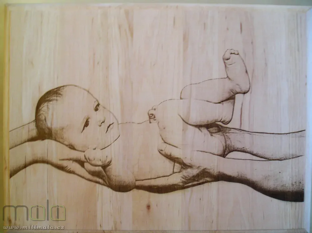 Fotografie gravírovaná do masivního dřeva